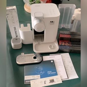 DeLonghi Nespresso Gran Lattissima Machine